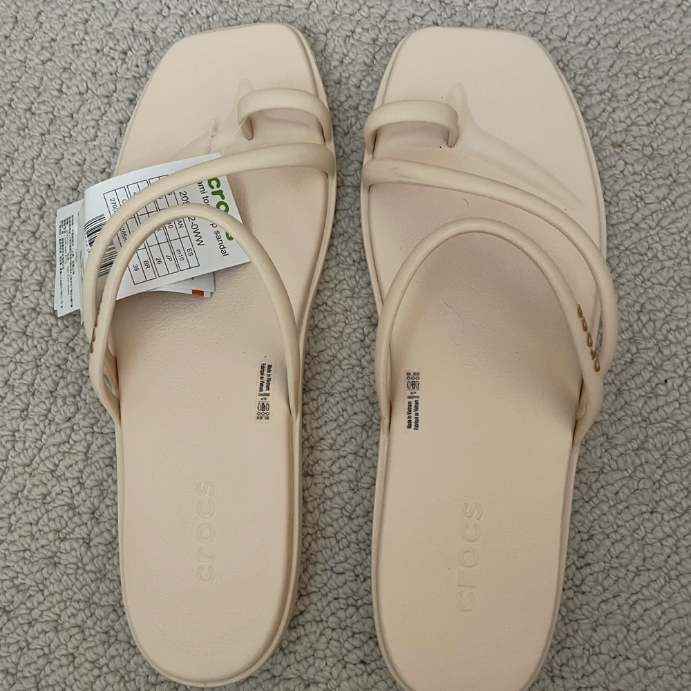CROCS Miami Toe Loop Sandals